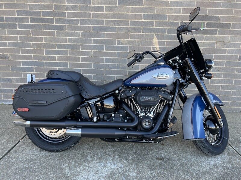 2023 Harley-Davidson<sup>®</sup> Heritage Classic Billiard Blue/Billiard Gray – Black Finish
