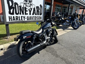 2022 Harley-Davidson<sup>®</sup> Nightster<sup>™</sup> Vivid Black thumb 3
