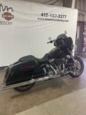 2023 Harley-Davidson® Street Glide® Special Vivid Black thumb 2