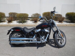 FXST 2023 Softail<sup>®</sup> Standard thumb 3