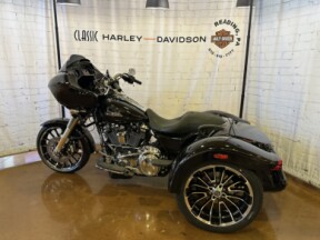 2023 Harley-Davidson<sup>®</sup> Road Glide® 3 FLTRT Vivid Black thumb 0