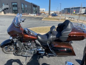 2019 Harley-Davidson<sup>®</sup> CVO<sup>™</sup> Limited thumb 2