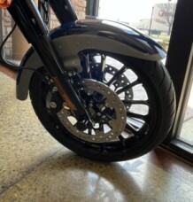 Billiard Blue/Billiard Gray–Black Finish 2023 Harley-Davidson Freewheeler FLRT thumb 3