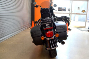 2019 Harley-Davidson<sup>®</sup> Heritage Classic 114 Vivid Black thumb 1