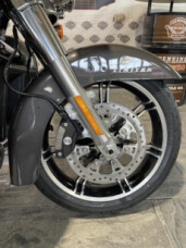 2023 Harley-Davidson<sup>®</sup> Ultra Limited  thumb 1