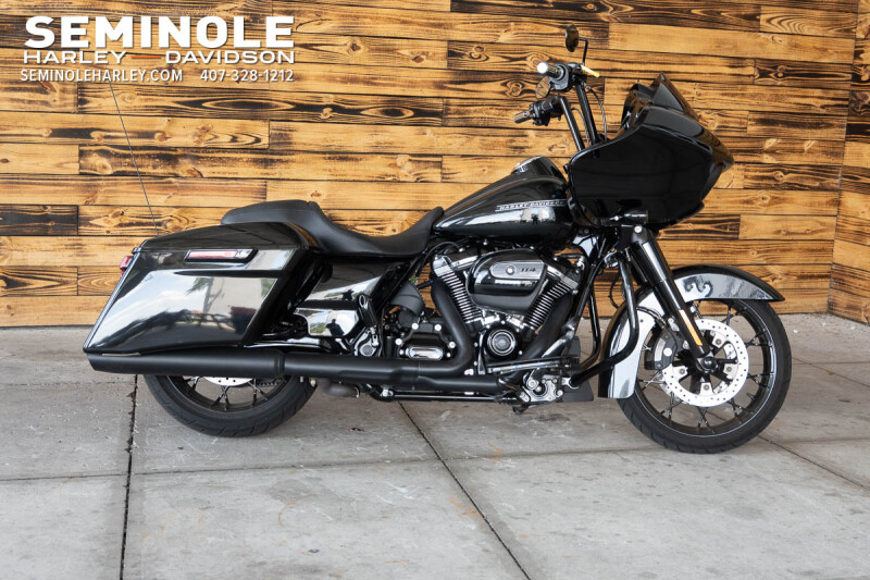2020 Harley-Davidson<sup>®</sup> Road Glide<sup>®</sup> Special Black