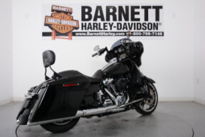 2017 Harley-Davidson<sup>®</sup> FLHXS Street Glide<sup>®</sup> Special  thumb 3