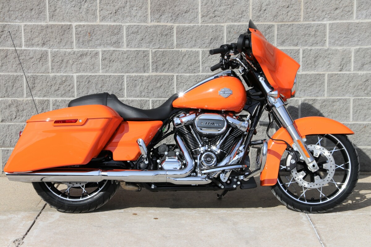 FLHXS 2023 Street Glide<sup>®</sup> Special