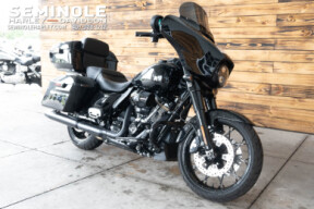 2022 Harley-Davidson<sup>®</sup> Street Glide<sup>®</sup> ST Black thumb 2