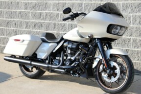 FLTRXST 2023 Road Glide<sup>®</sup> ST thumb 2