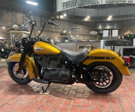 2023 Harley-Davidson® Heritage Classic Prospect Gold – Black Finish thumb 3
