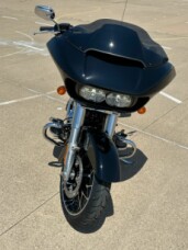 2023 Harley-Davidson<sup>®</sup> Road Glide<sup>®</sup> Special Vivid Black thumb 2