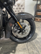 2023 Harley-Davidson<sup>®</sup> Ultra Limited  thumb 1