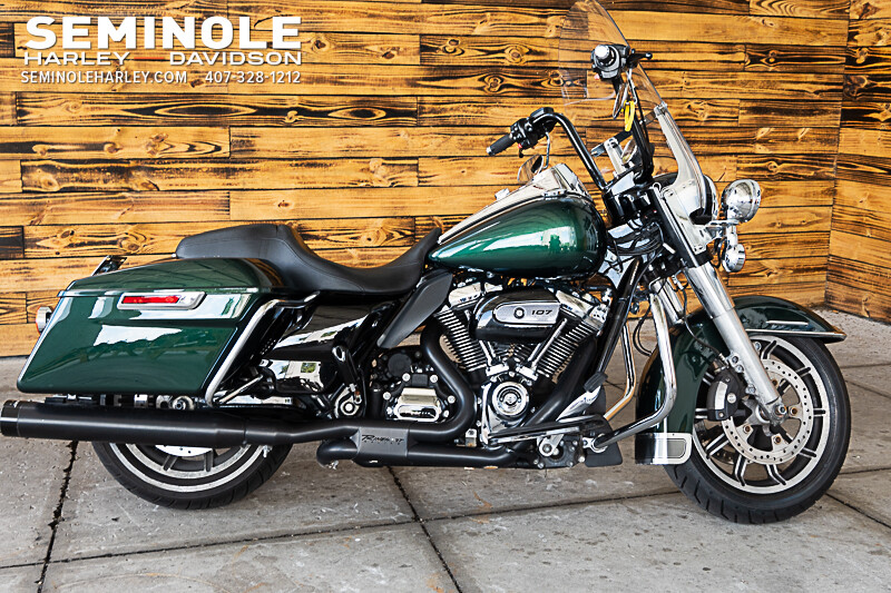 2018 Harley-Davidson<sup>®</sup> Road King<sup>®</sup> Mystique Green Metallic FLHP