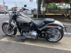 2023 Harley-Davidson<sup>®</sup> Fat Boy<sup>®</sup> 114 Gray Haze/Silver Fortune thumb 3