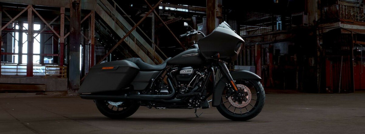2019 Harley-Davidson<sup>®</sup> Road Glide<sup>®</sup> Special Industrial Gray Denim