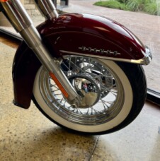 2017 Harley-Davidson<sup>®</sup> Softail<sup>®</sup> Deluxe Velocity Red Sunglo & Red Pinstripe thumb 3