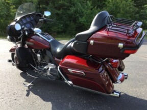 2016 Harley-Davidson<sup>®</sup> Electra Glide<sup>®</sup> Ultra Classic<sup>™</sup> Two-Tone Myster thumb 2