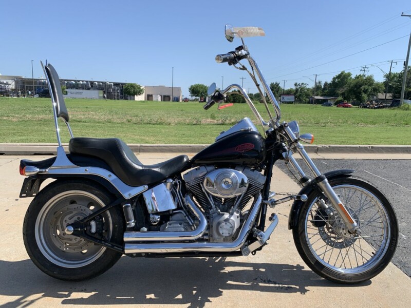 Harley-Davidson<sup>®</sup> Softail Standard 2006 FLST Vivid Black