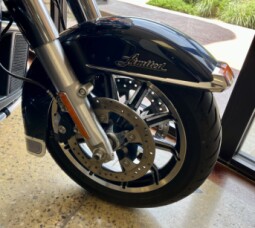 2016 Harley-Davidson<sup>®</sup> Ultra Limited Custom Colour Cosmic Blue Pearl thumb 3