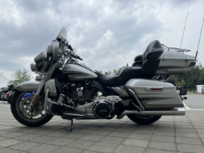 2017 Harley-Davidson CVO Ultra Limited thumb 0