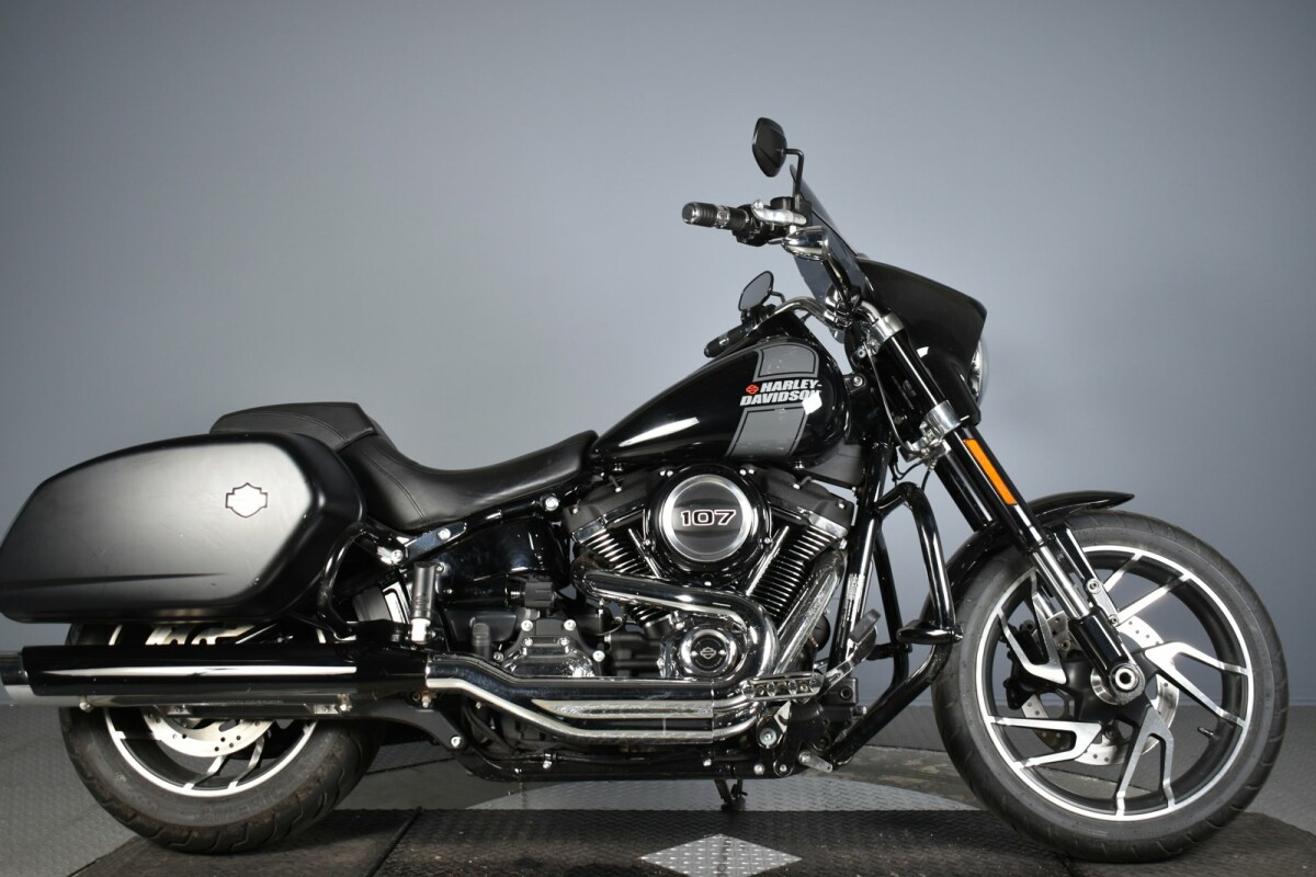 HarleyDavidson Glide 2021 U0124881 Black Volcano HarleyDavidson®