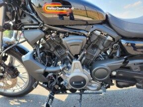 2023 Harley-Davidson<sup>®</sup> Nightster™ Special Vivid Black thumb 2