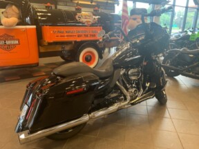2017 Harley-Davidson Road Glide Special FLTRXS thumb 3