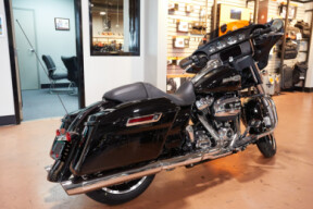 2023 Harley-Davidson Street Glide Grand American Touring thumb 2