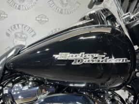 2018 Harley-Davidson<sup>®</sup> Street Glide<sup>®</sup> Vivid Black thumb 3