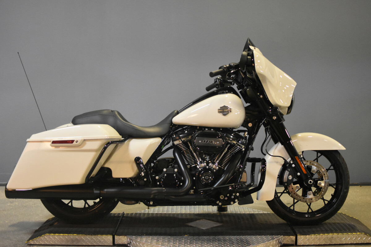 2022 Harley-Davidson<sup>®</sup> Street Glide<sup>®</sup> Special FLHXS