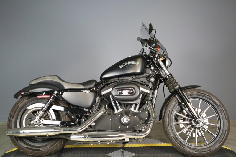 2015 Harley-Davidson<sup>®</sup> Iron 883<sup>™</sup> XL 883N