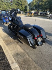 FLHXS 2019 Street Glide<sup>®</sup> Special thumb 2