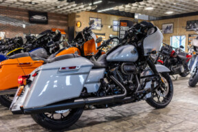 2023 Harley-Davidson<sup>®</sup> Road Glide<sup>®</sup> Special Atlas Silver Metallic thumb 2
