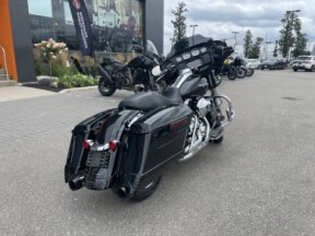 2016 Harley-Davidson<sup>®</sup> Street Glide<sup>®</sup> Special Vivid Black thumb 0