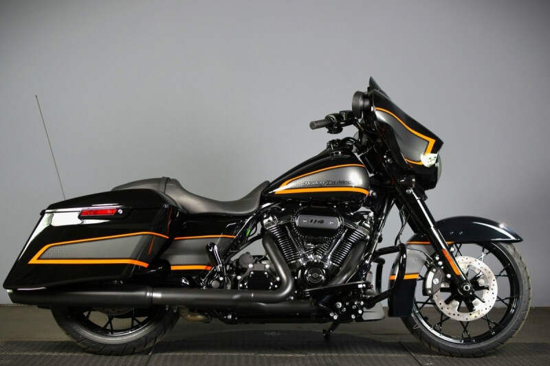 2022 Harley-Davidson<sup>®</sup> Street Glide<sup>®</sup> Special FLHXS