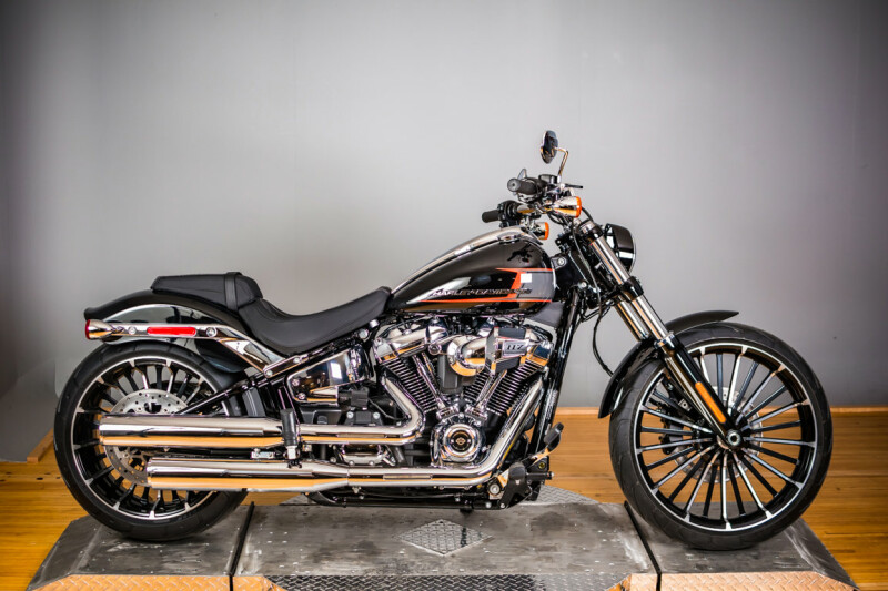 2023 Harley-Davidson<sup>®</sup> Breakout<sup>™</sup> FXBR