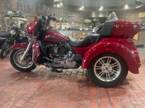 2021 Harley-Davidson® Tri Glide® Ultra Billiard Red thumb 3