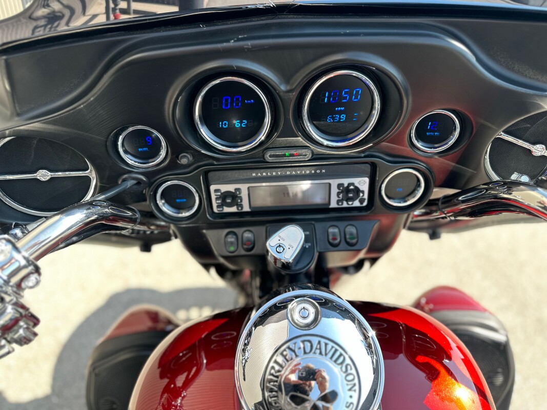 2009 Harley-Davidson Electra Glide Ultra Classic Red Hot Sunglo - Photo 8
