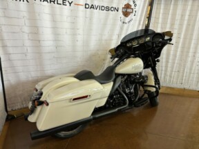 2023 Harley-Davidson<sup>®</sup> Street Glide<sup>®</sup> ST FLHXST White Sand Pearl thumb 3