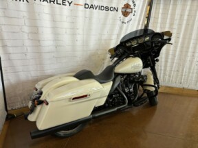 2023 Harley-Davidson<sup>®</sup> Street Glide<sup>®</sup> ST FLHXST White Sand Pearl thumb 2