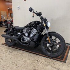 CERTIFIED PRE-OWNED 2023 Harley-Davidson<sup>®</sup> Nightster™ Vivid Black thumb 2