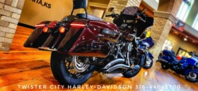 2018 Harley-Davidson<sup>®</sup> Heritage Classic, FLHC thumb 1