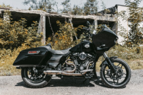 Custom 2022 Harley-Davidson® Road Glide® Vivid Black thumb 3
