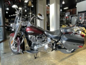 2022 Harley-Davidson<sup>®</sup> Heritage Classic 114 Midnight Crimson (Chrome Finish w/Laced Wheels thumb 3