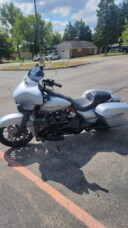 2019 Harley-Davidson<sup>®</sup> Street Glide<sup>®</sup> Special Barracuda Silver thumb 1
