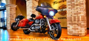 2011 Harley-Davidson<sup>®</sup> Street Glide<sup>®</sup>, FLHX103 thumb 2