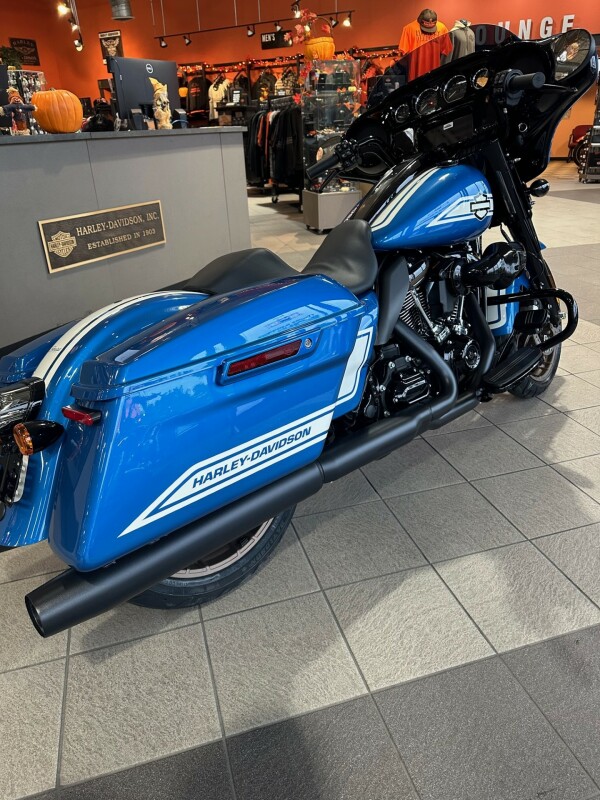 FLHXST 2023 Street Glide ST _ IN STOCK! - Photo 9