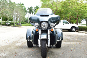 2020 Harley-Davidson<sup>®</sup> Tri Glide<sup>®</sup> Ultra FLHTCUTG thumb 2
