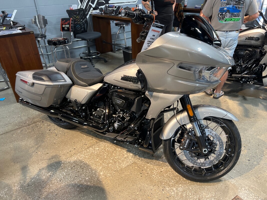 2023 Harley-Davidson CVO Road Glide Grand American Touring FLTRXSE